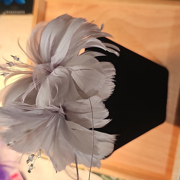 Elegant  Fascinator For Hat NWT - Picture 2 of 8